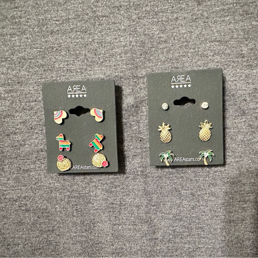 Nordstrom Gold Pineapple and Star Stud Earrings Jewelry Set